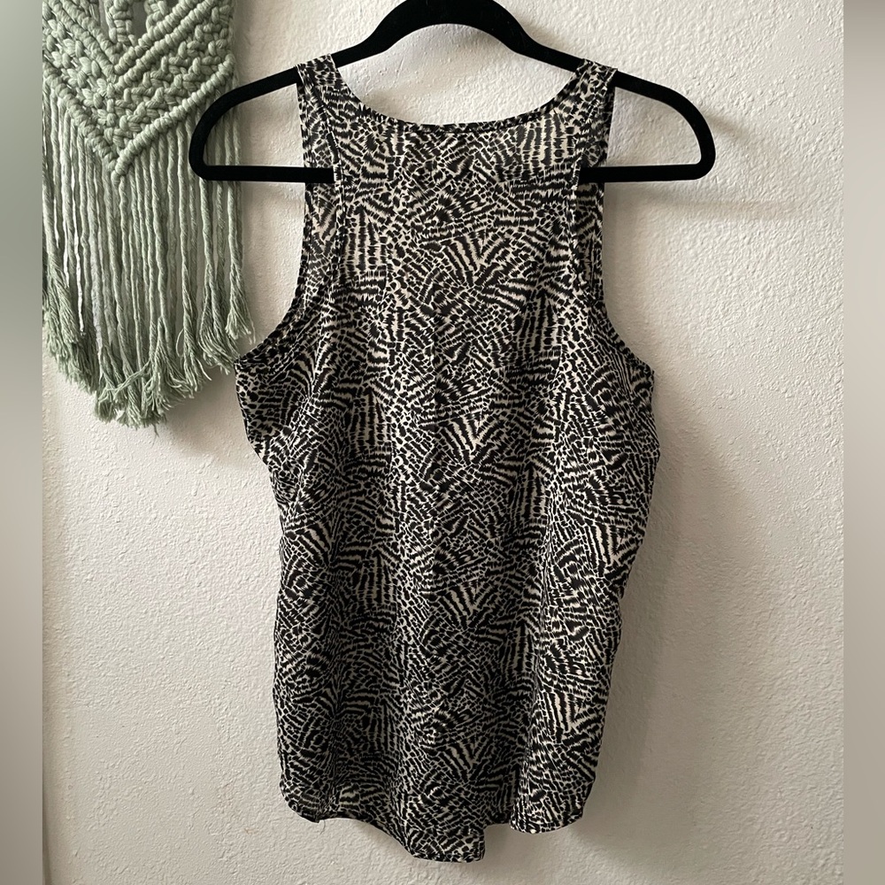 Daniel Rainn Monochrome Patterned Top - image 6